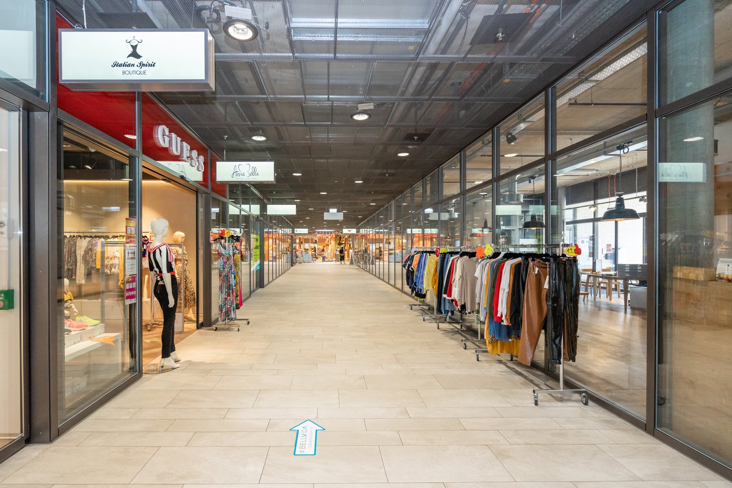 118m² centro commerciale