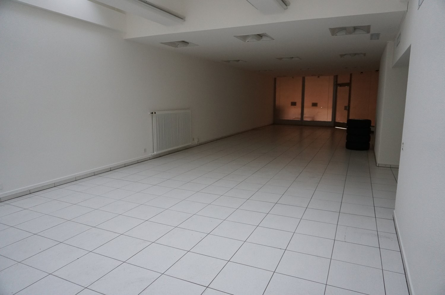 165m² shop, Foto 3 von 6