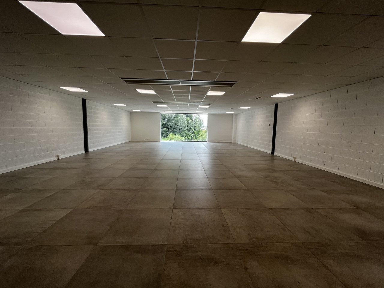 160m² office, photo 5 of 8