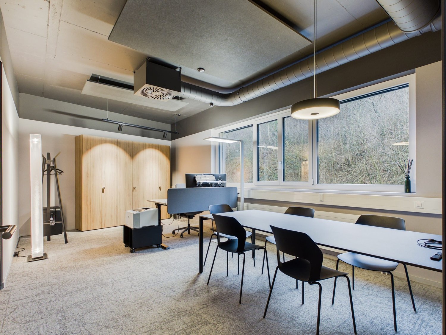 435m² office