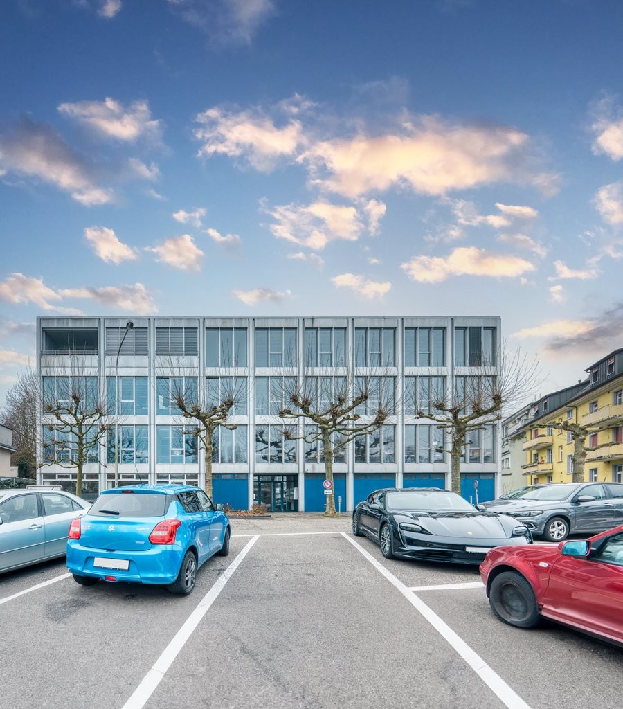 80m² commercial