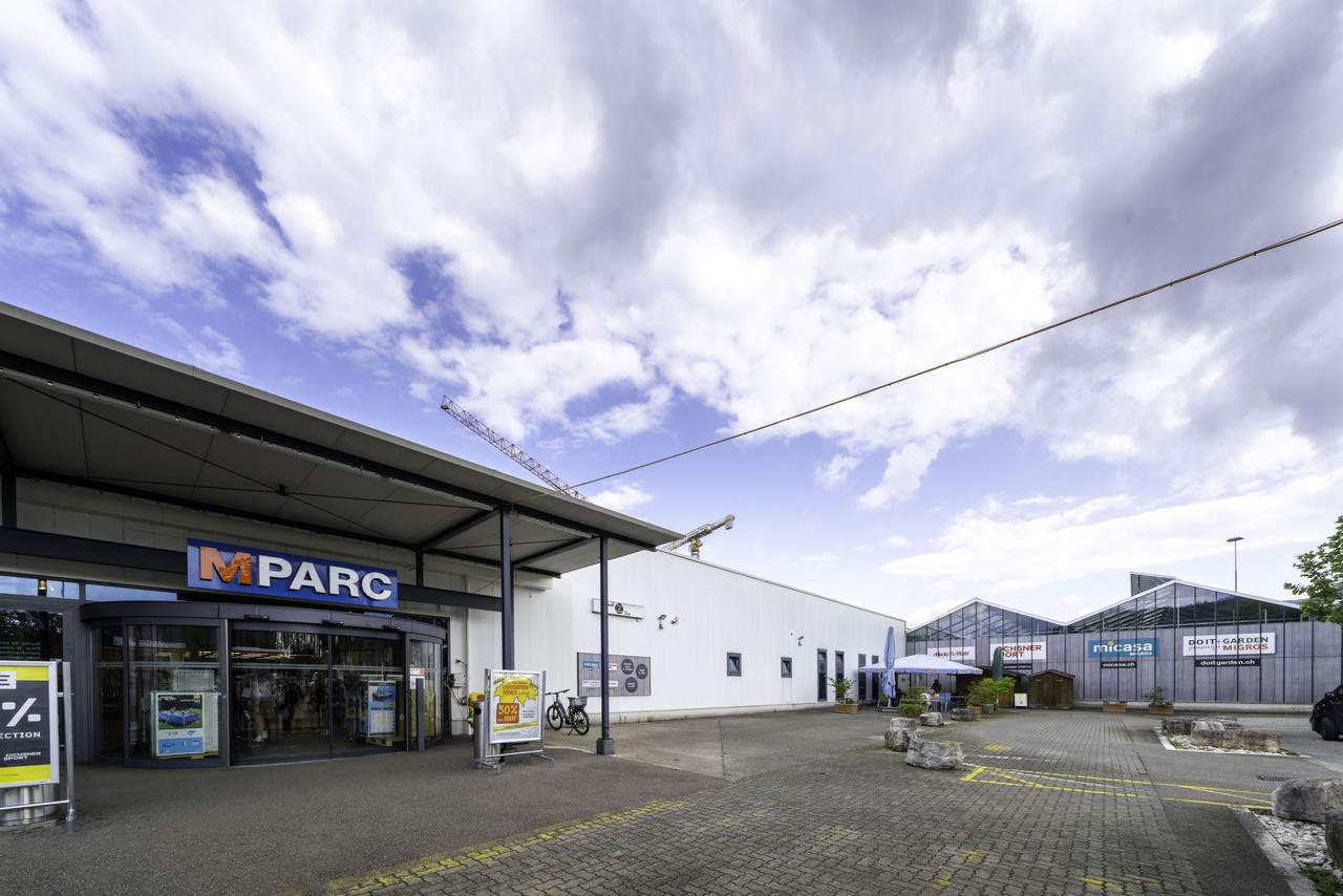 2500m² shop