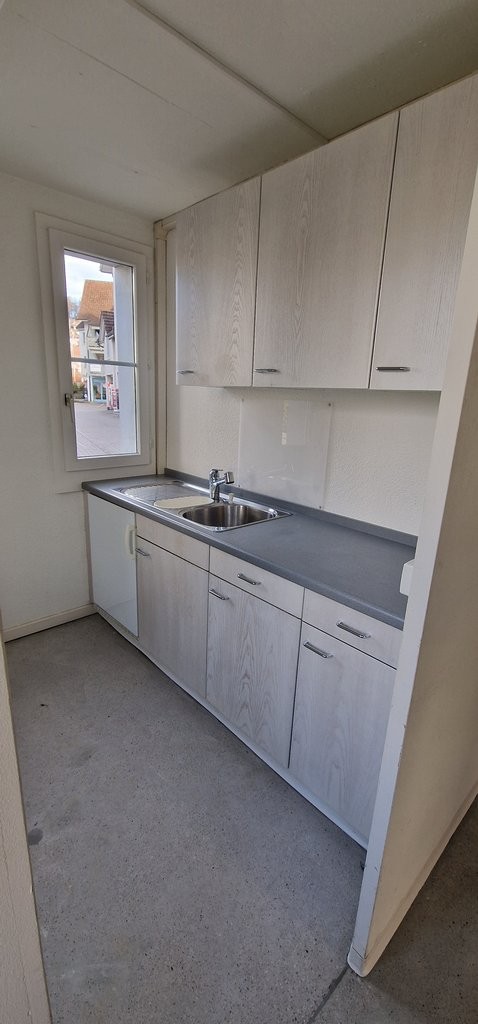 68m² shop