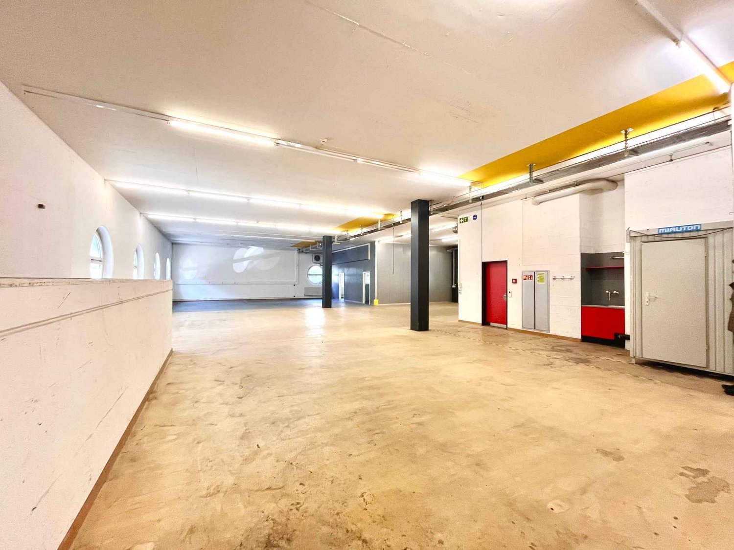 431m² Gewerbe, Foto 3 von 8