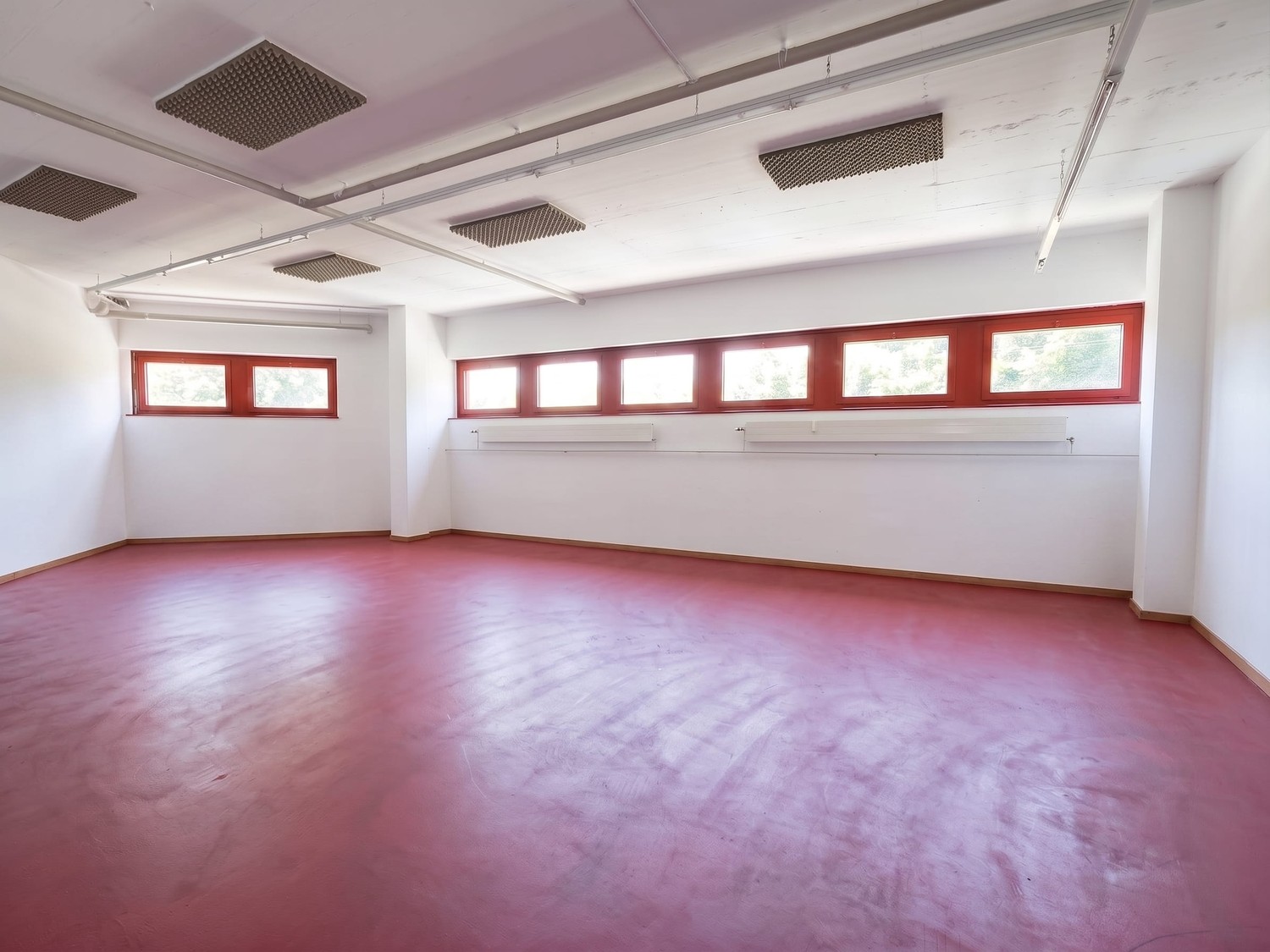 374m² commercial