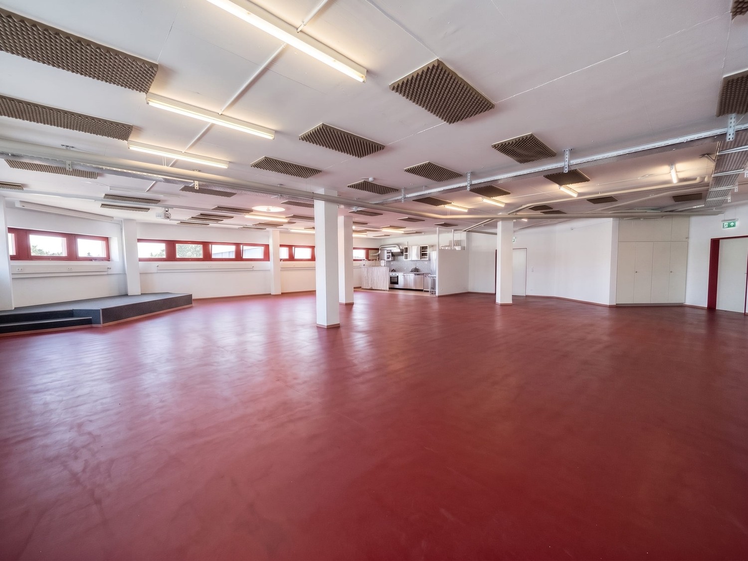 374m² commercial