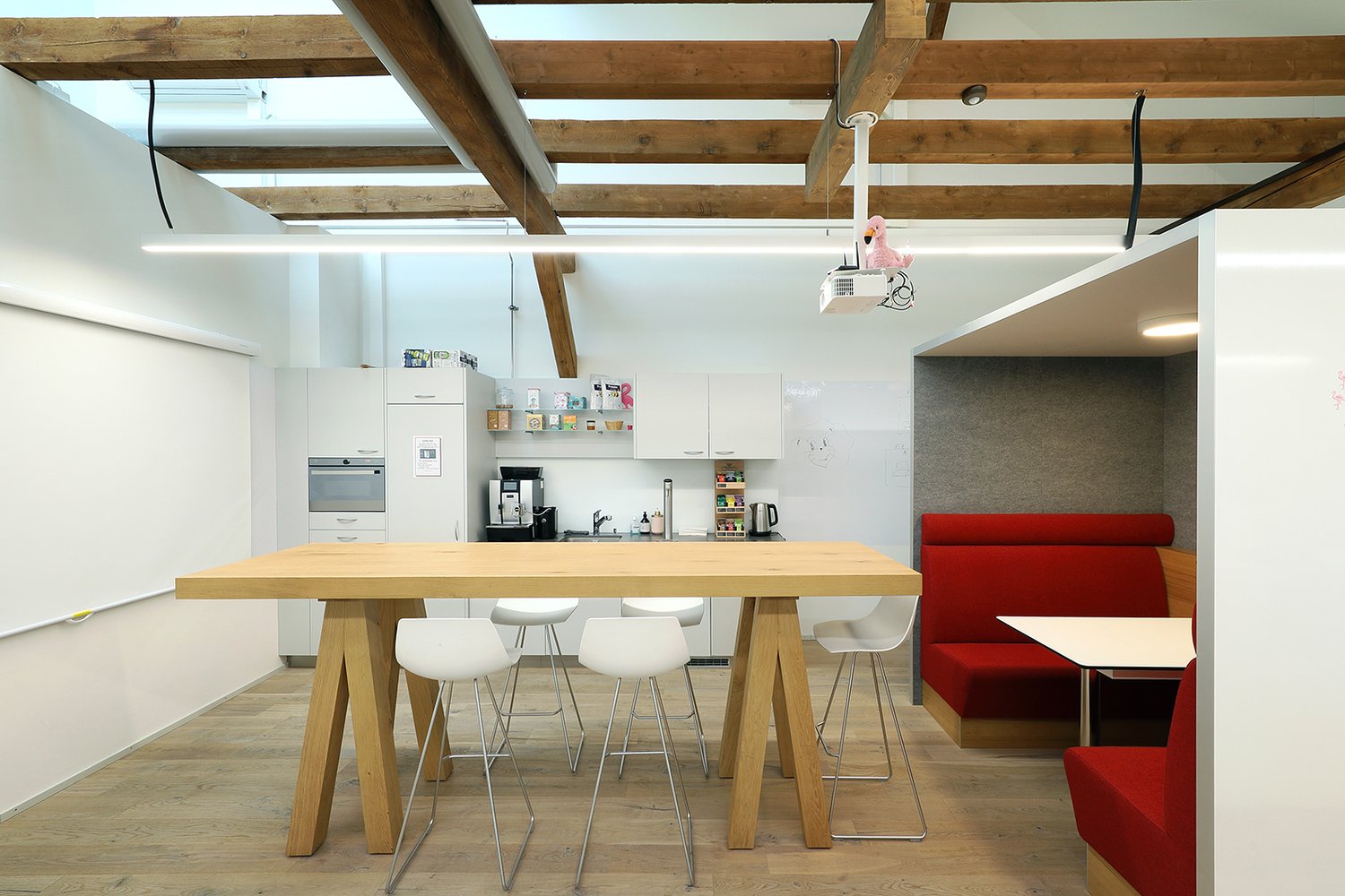 171m² office
