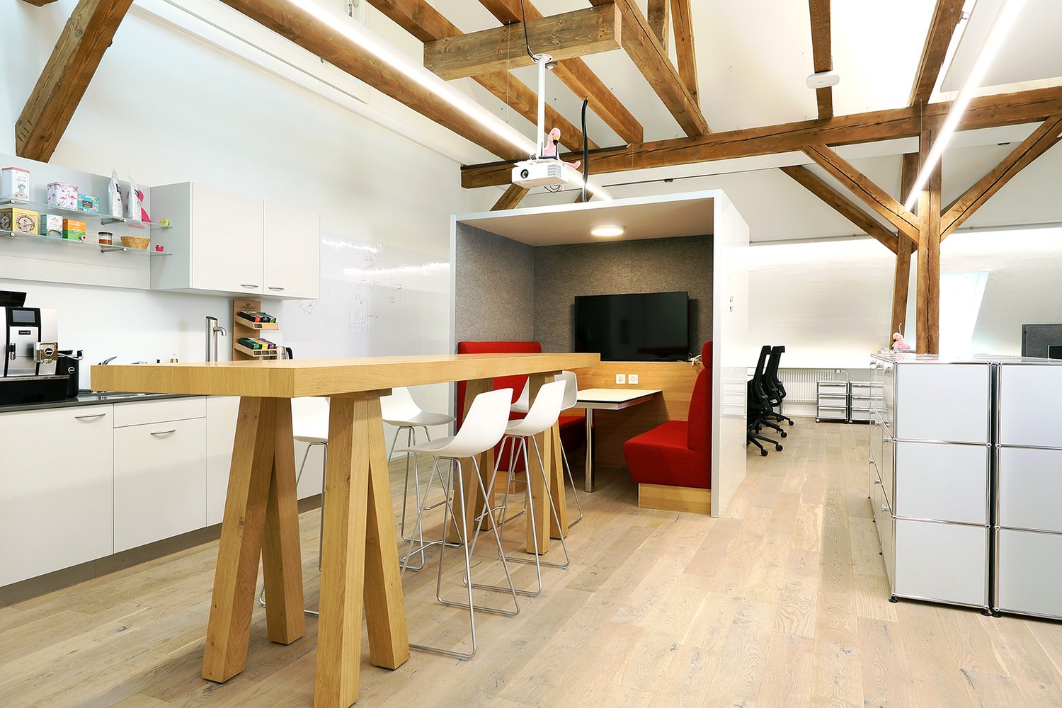 171m² office