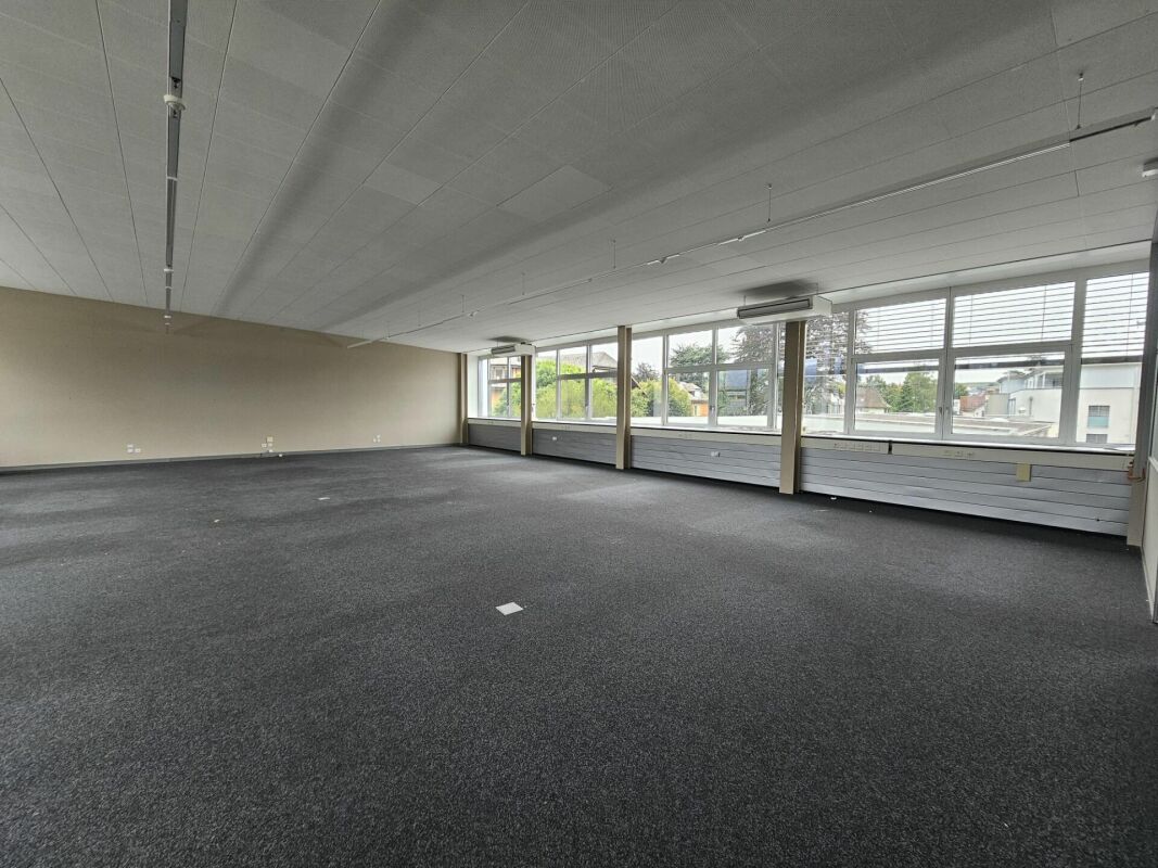 330m² office, photo 2 of 4