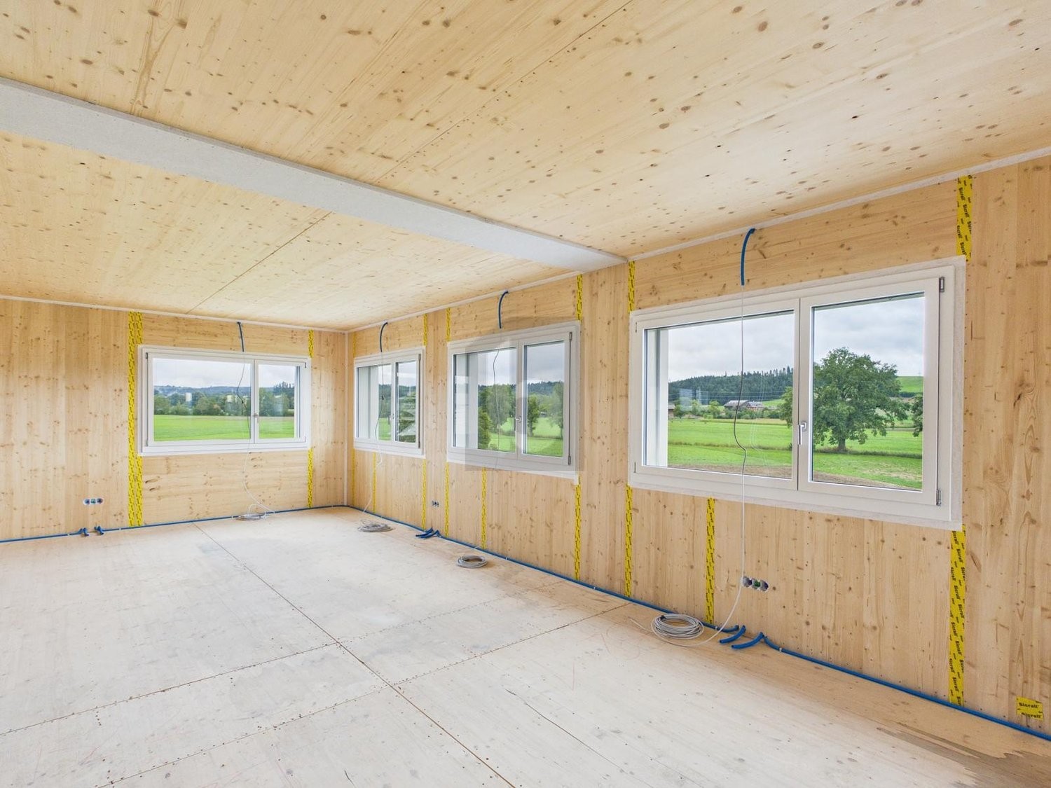 130m² office