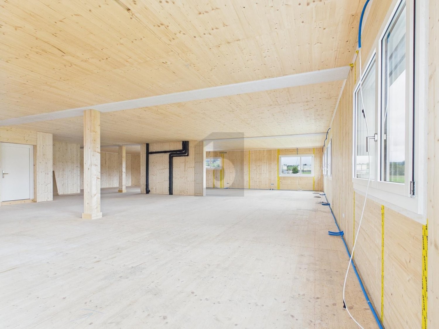130m² office