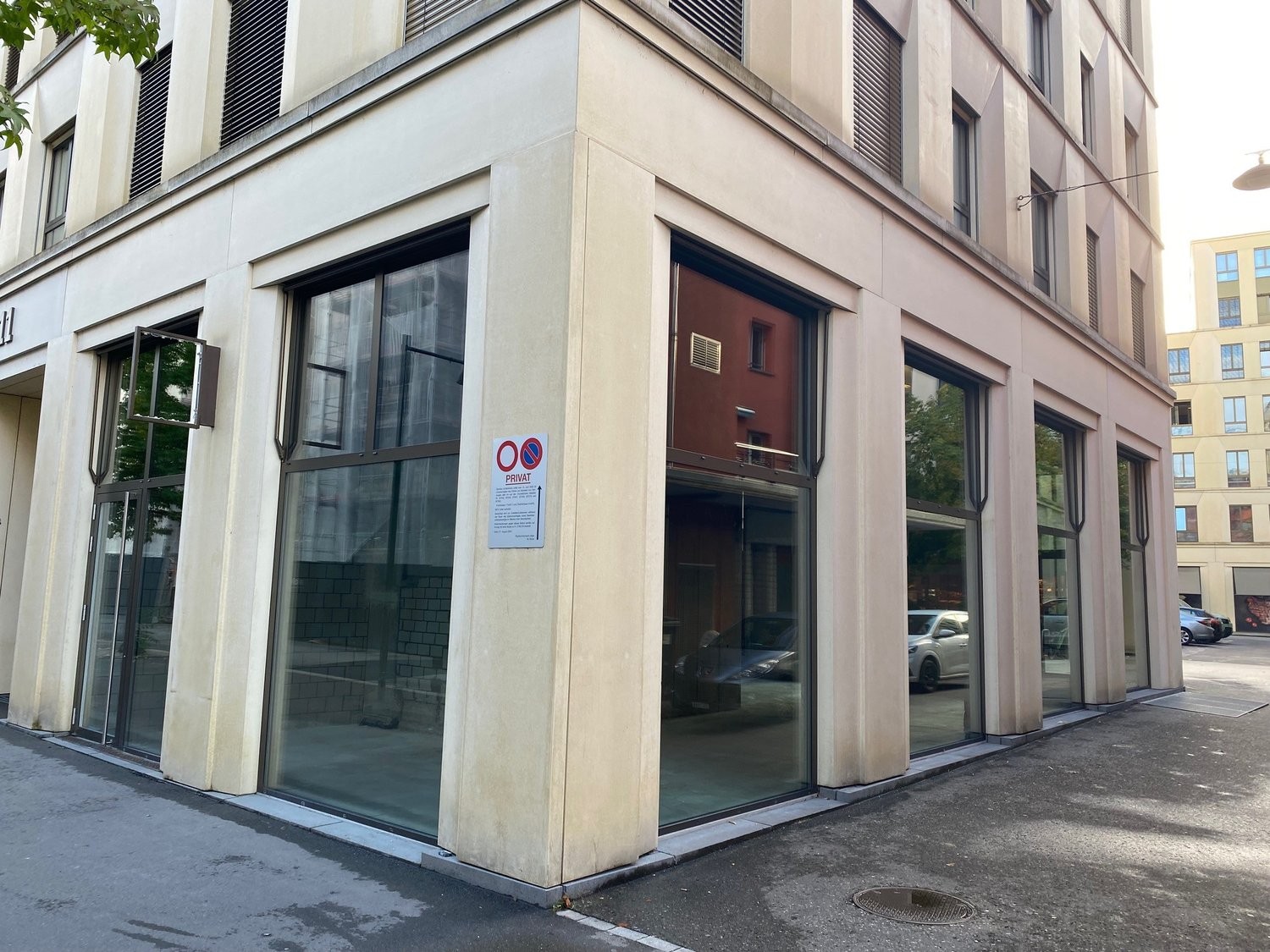 Negozio di 119m², foto 3 di 9