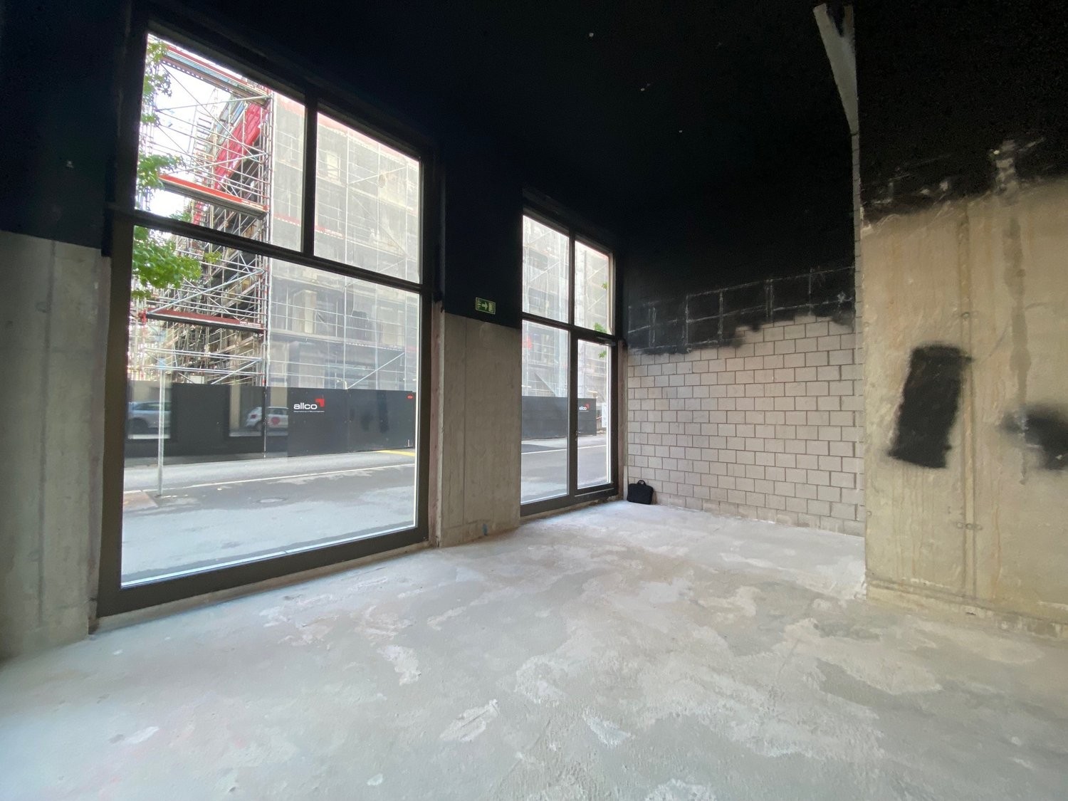Negozio di 119m², foto 2 di 9