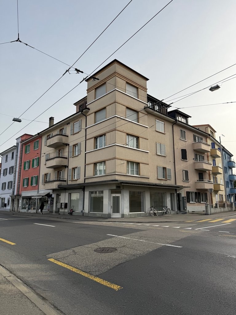 negozio di 87m², foto 1 di 8