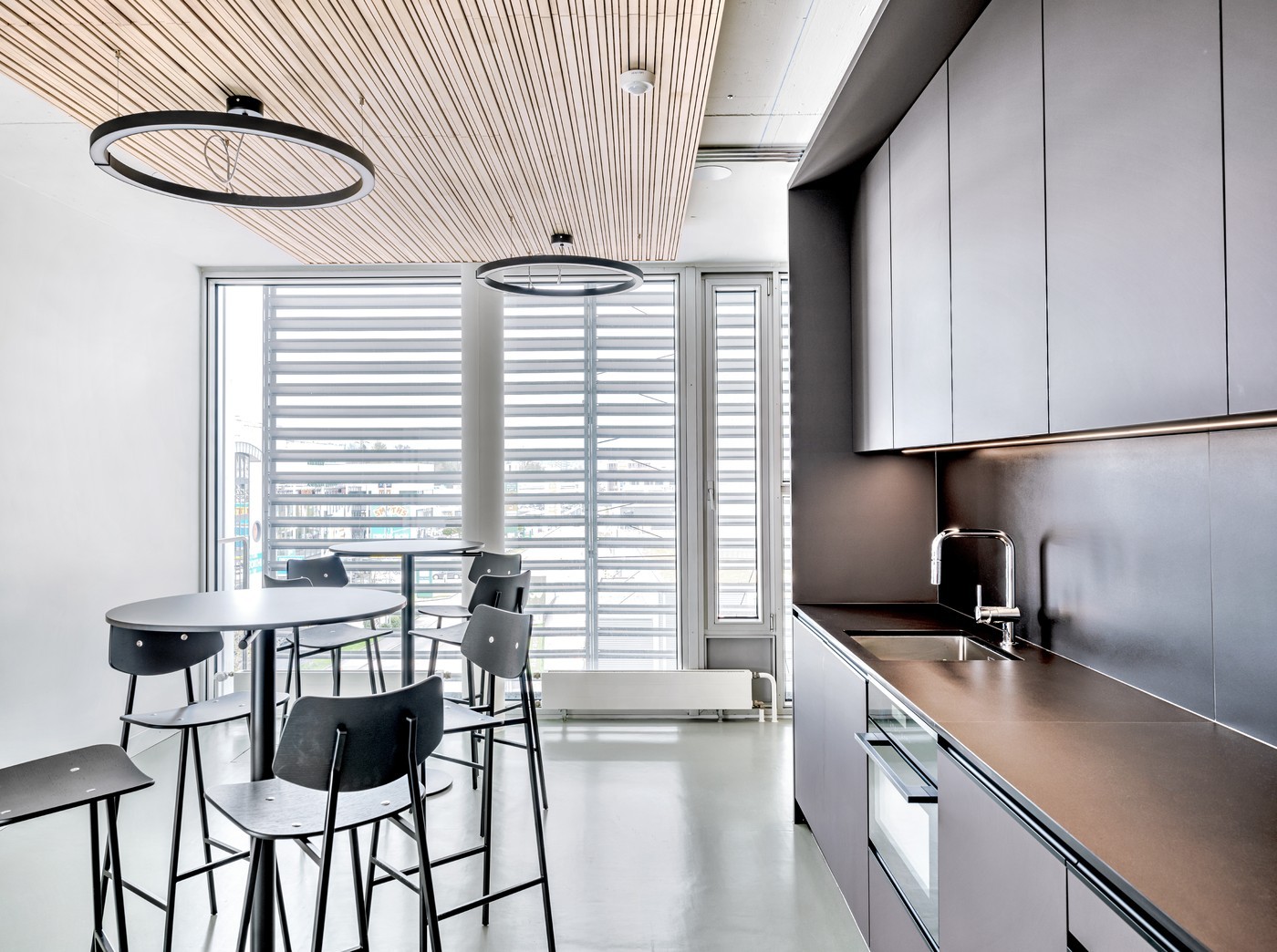 30m² office