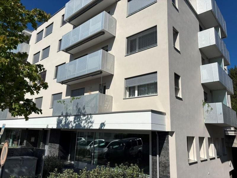 206m² commercial