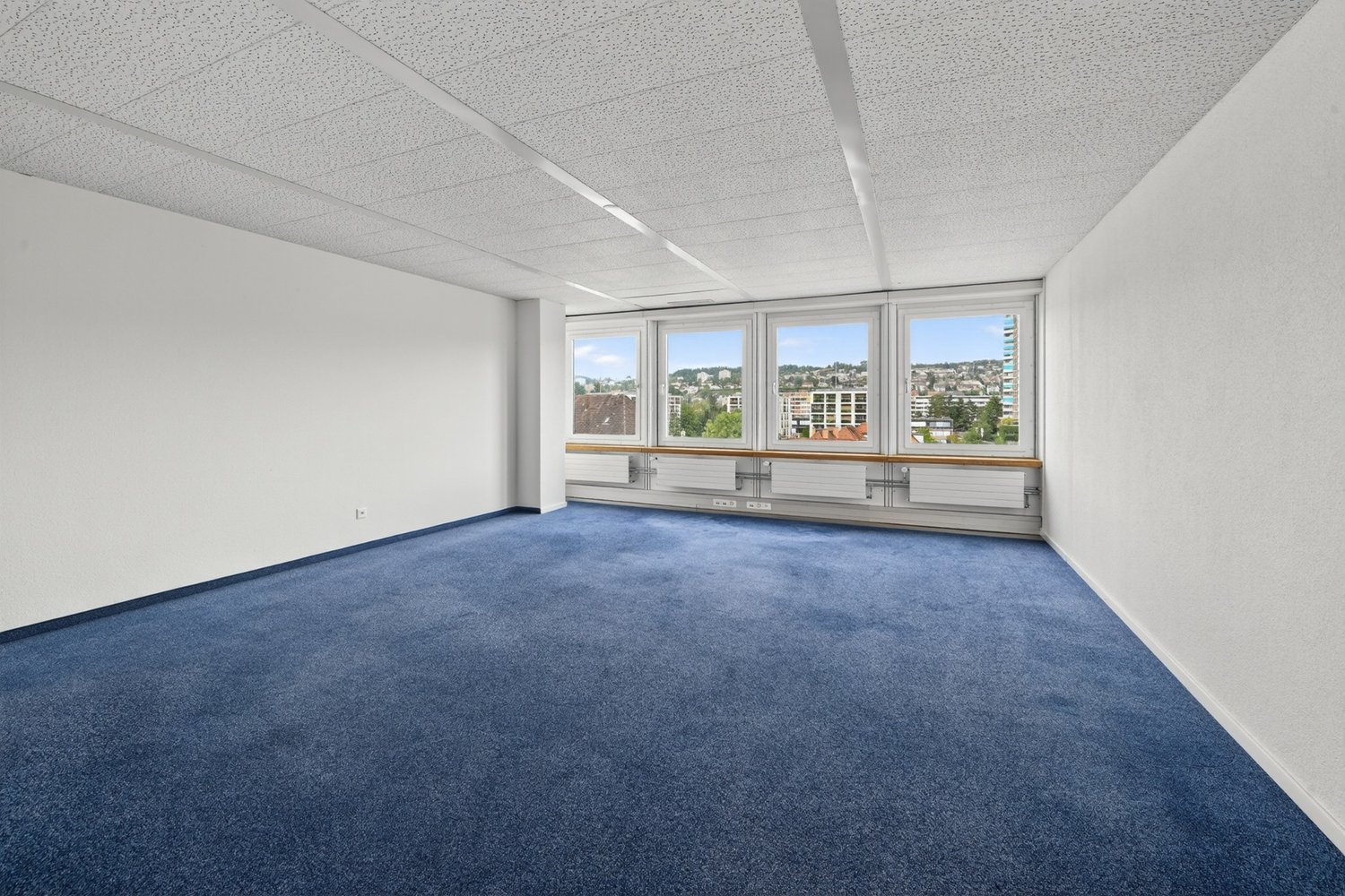 292m² office