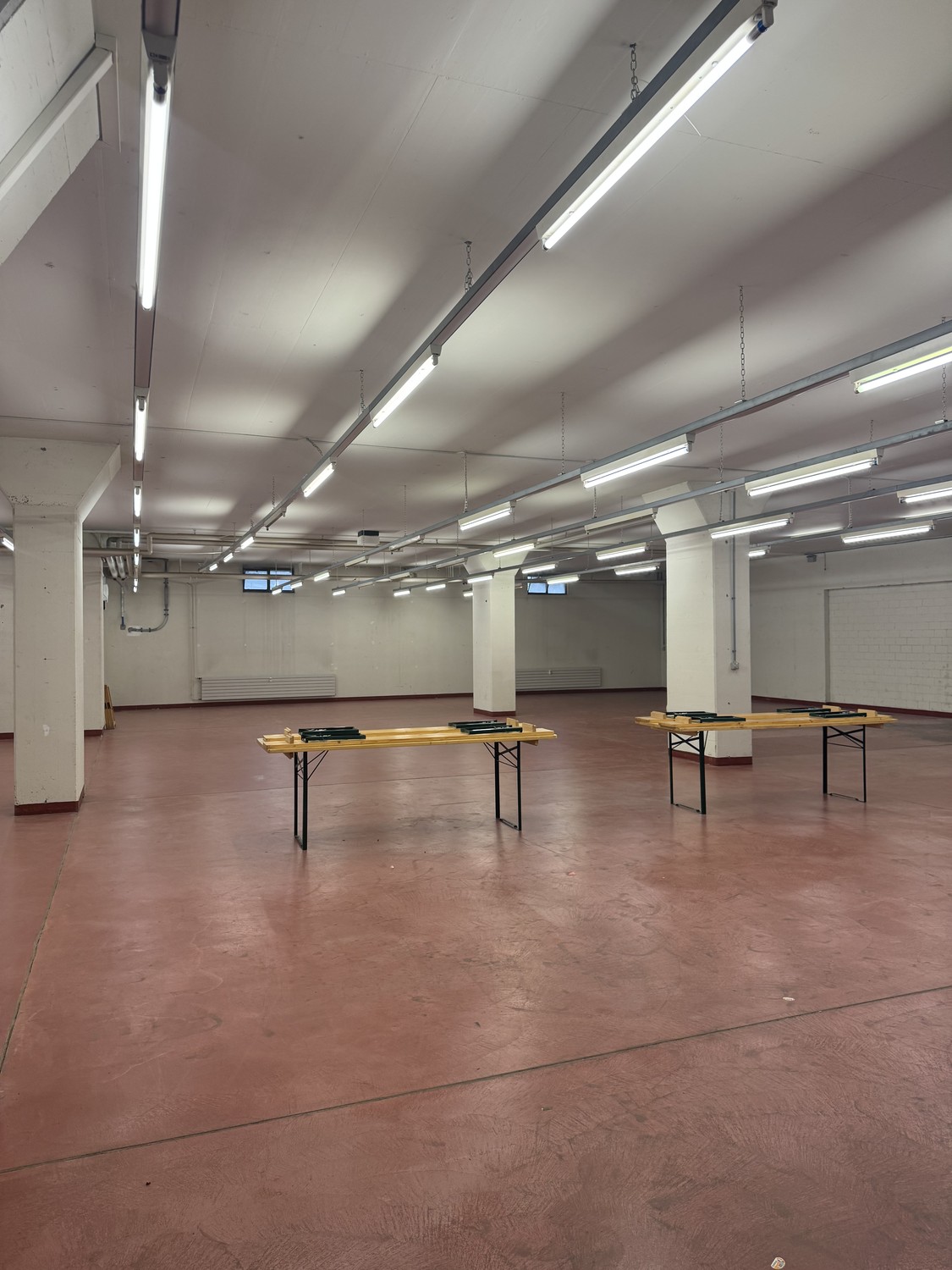 711m² storage room