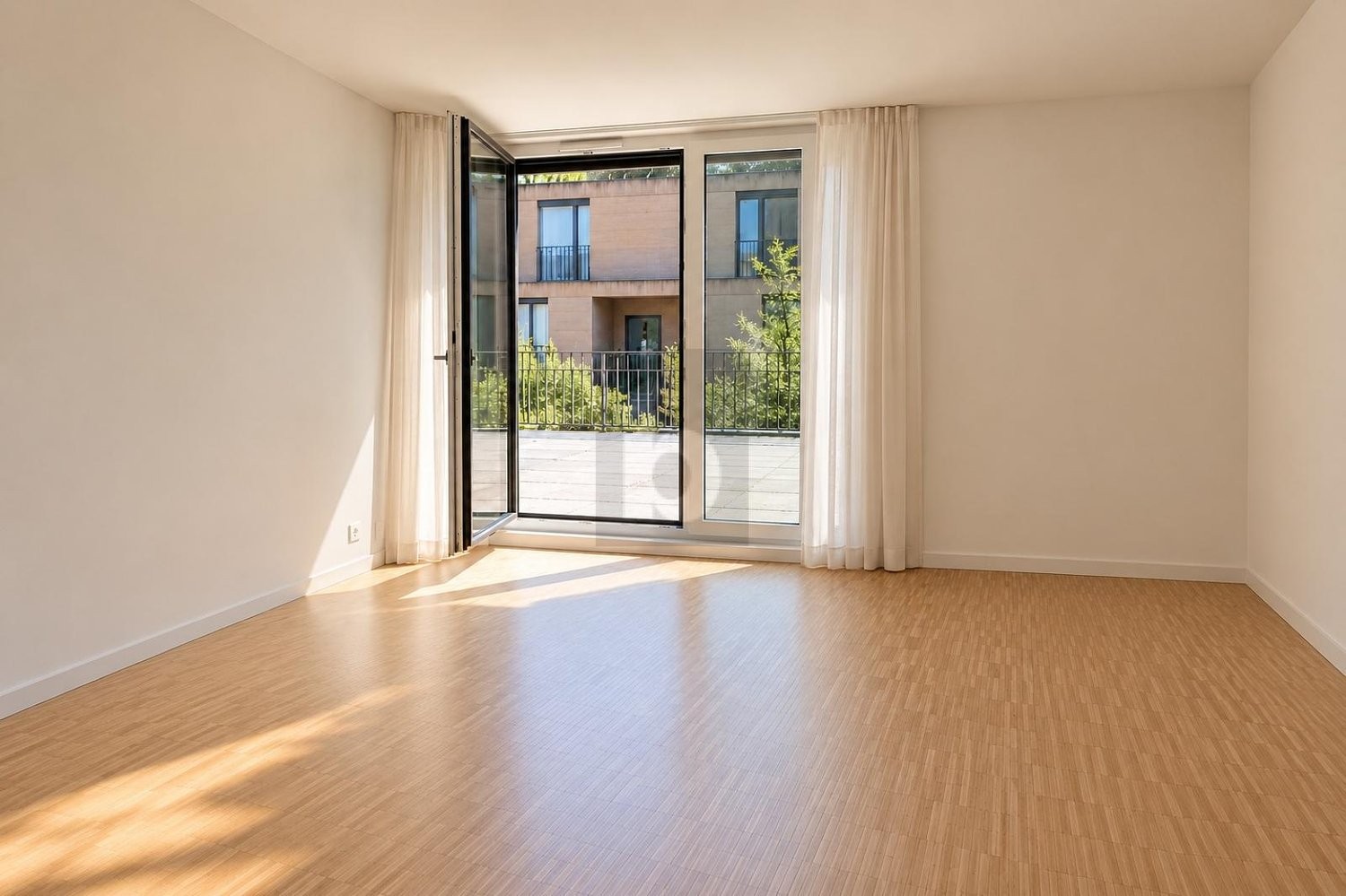 102m² office, photo 3 of 3