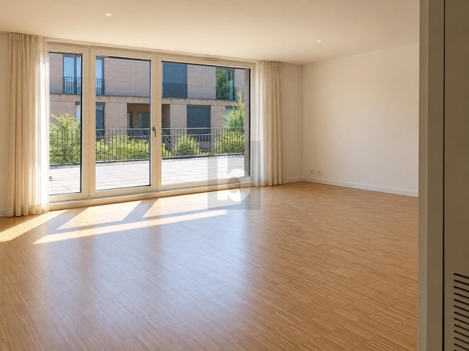 102m² office, photo 2 of 3