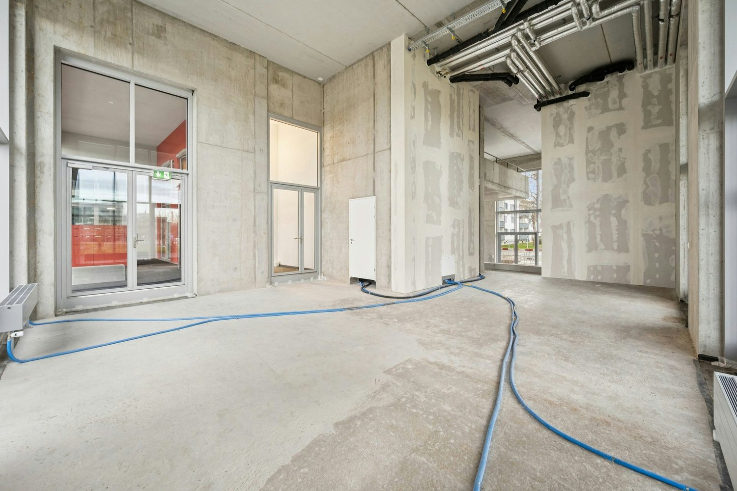 590m² commercial