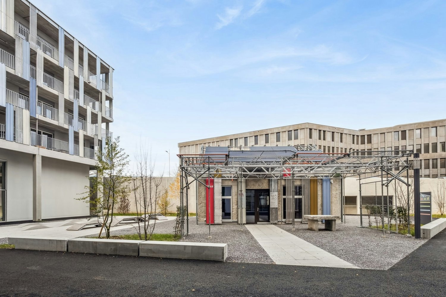 590m² commercial