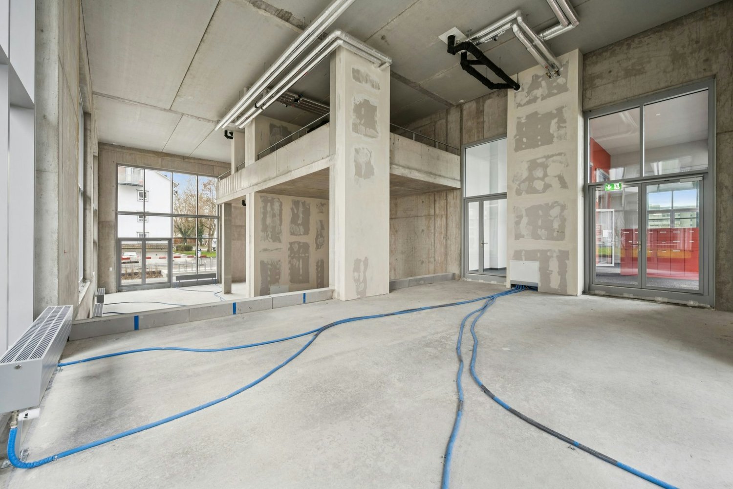 590m² commercial