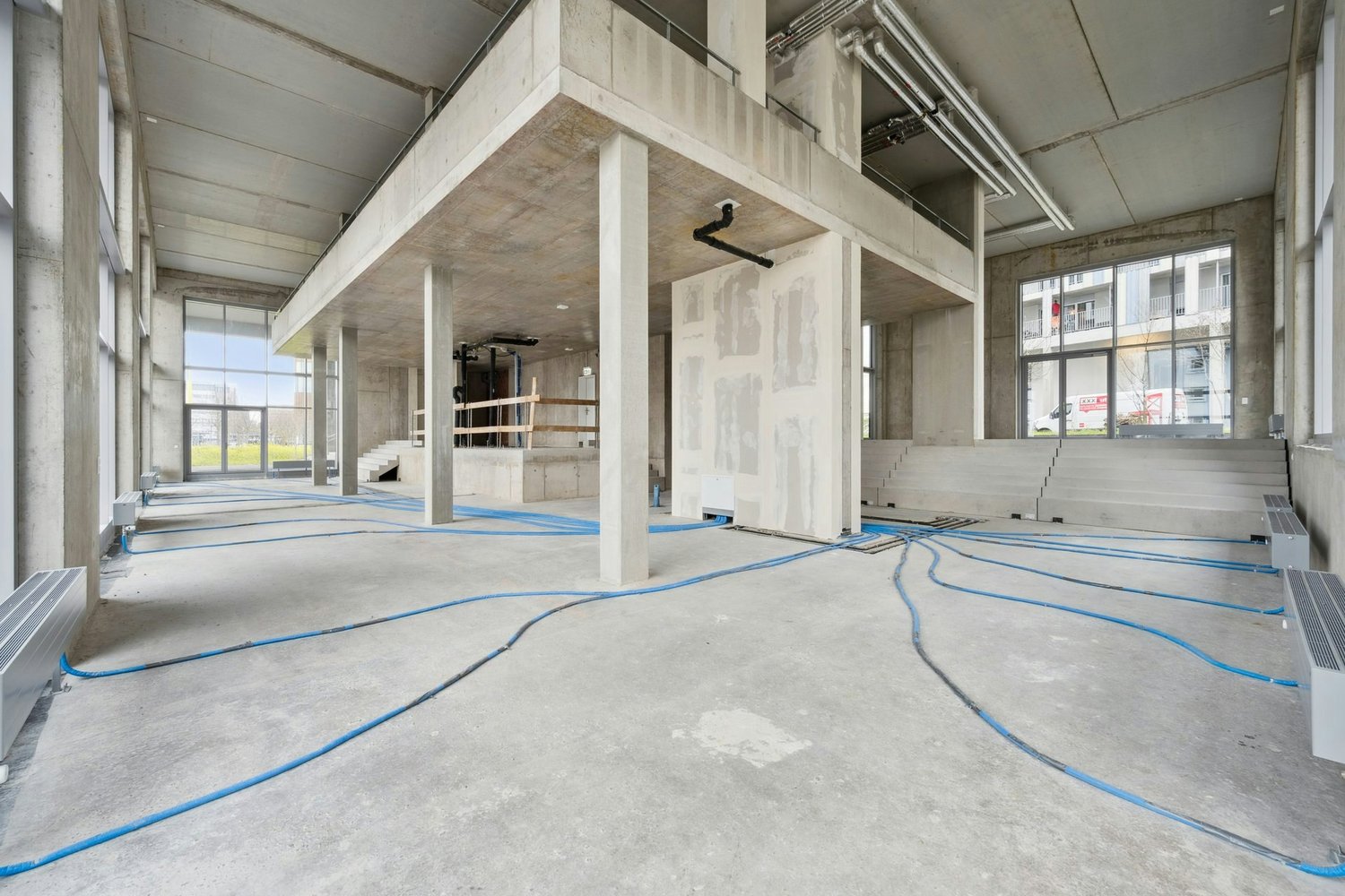 590m² commercial
