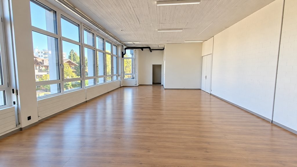 Bureau de 160m², photo 1 sur 5