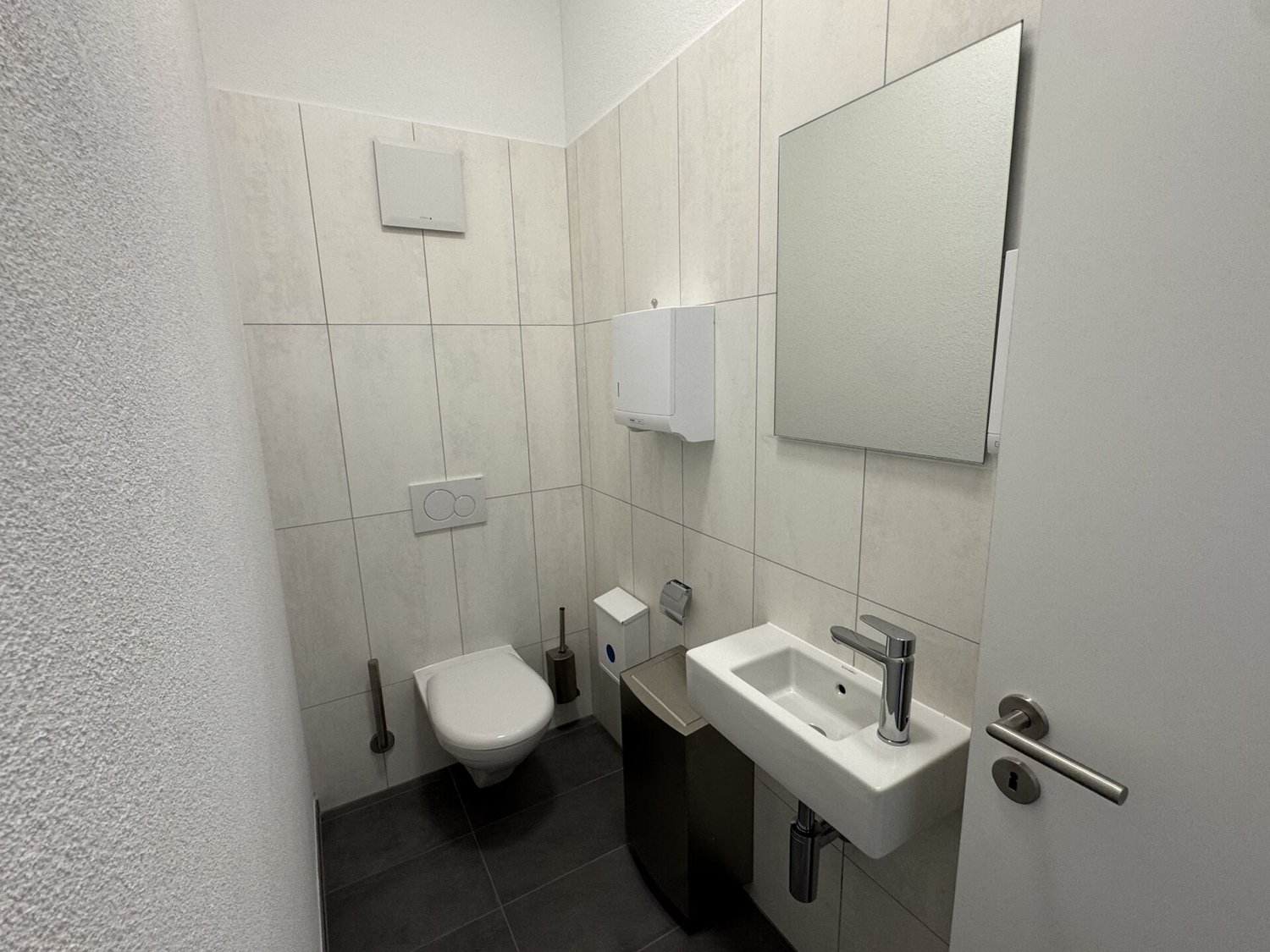 58m² office