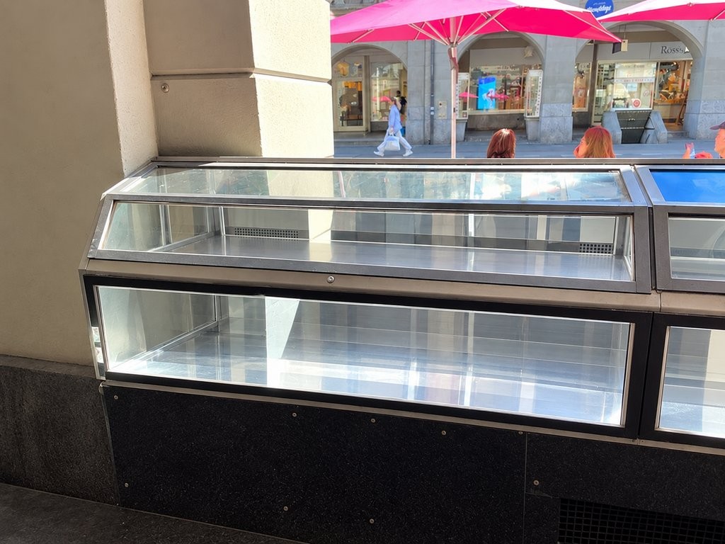 Display window