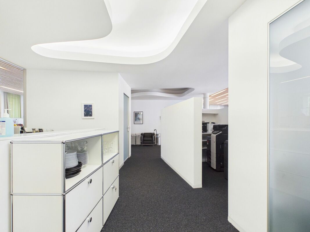 100m² office