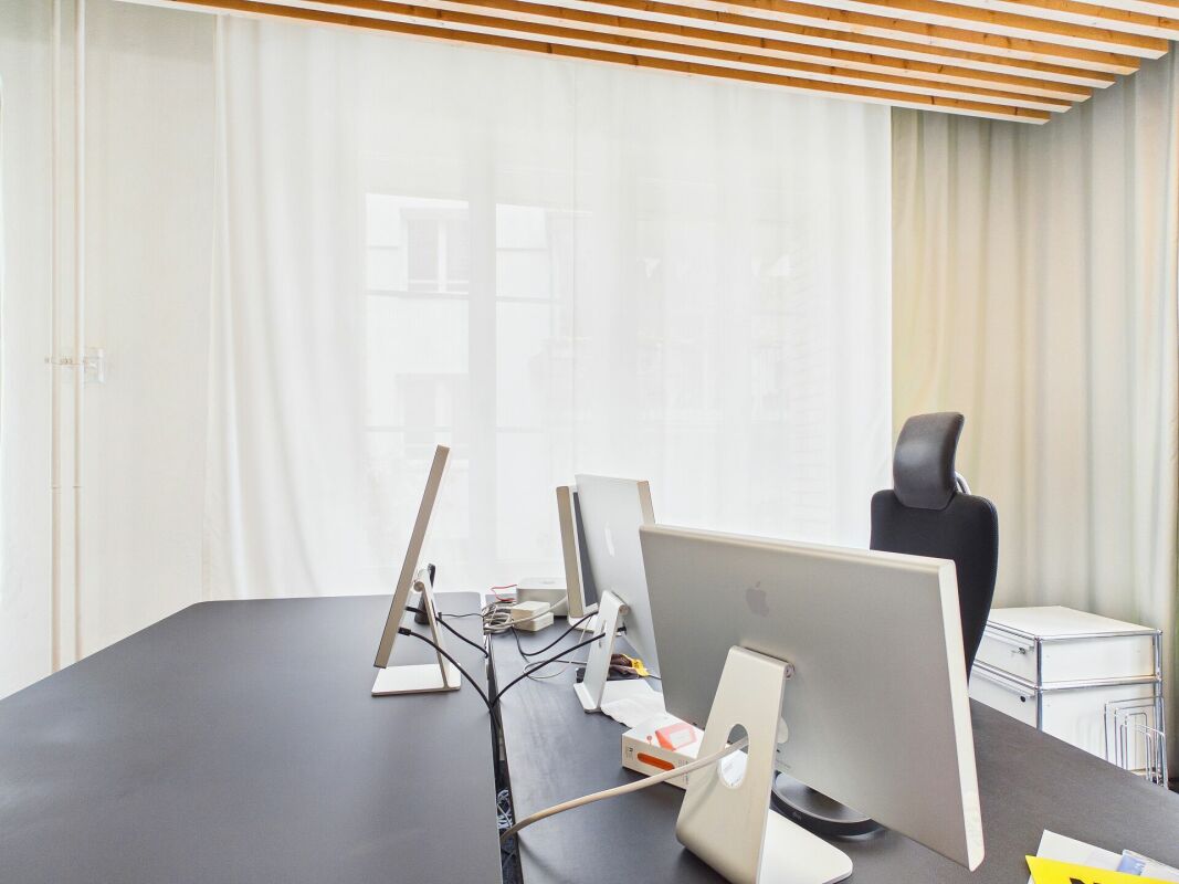 100m² office