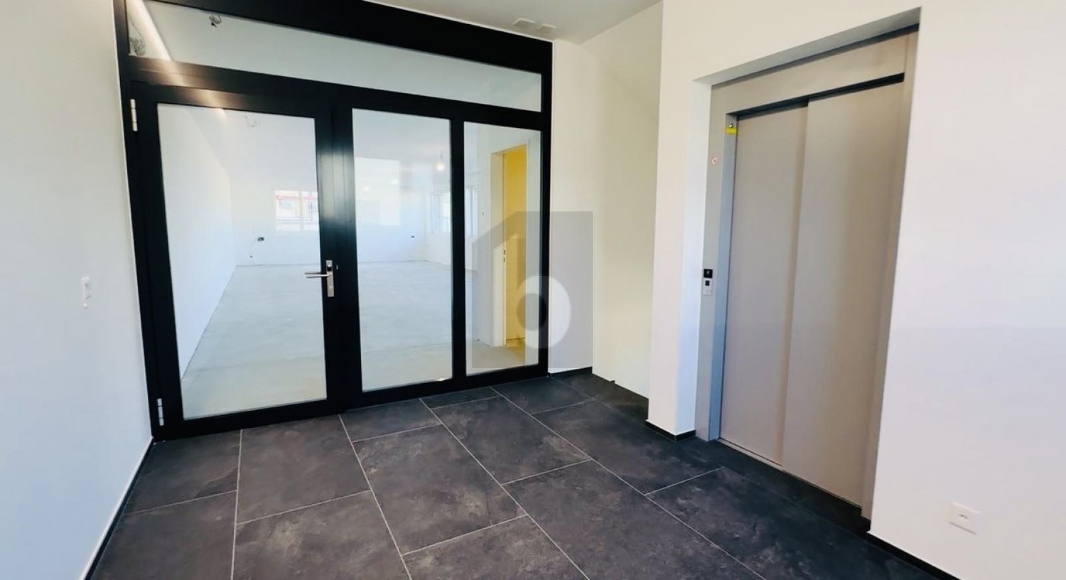 82m² office, Foto 2 von 4