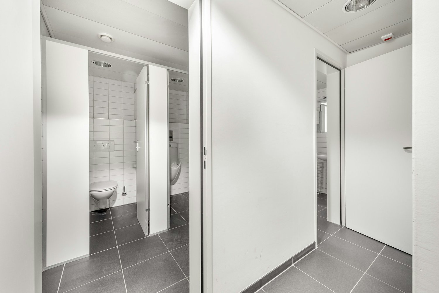 284m² office, Foto 4 von 7