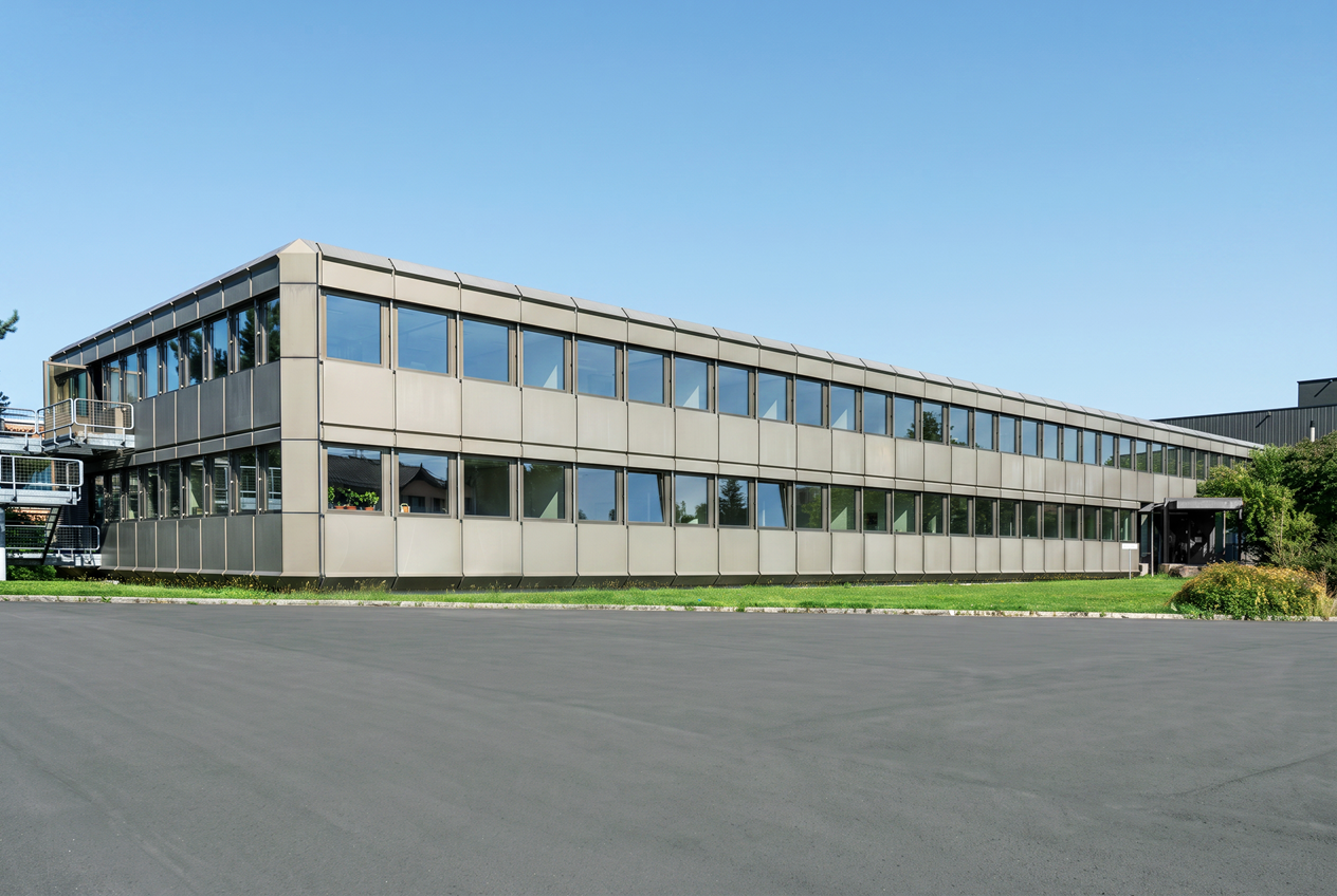 655m² office