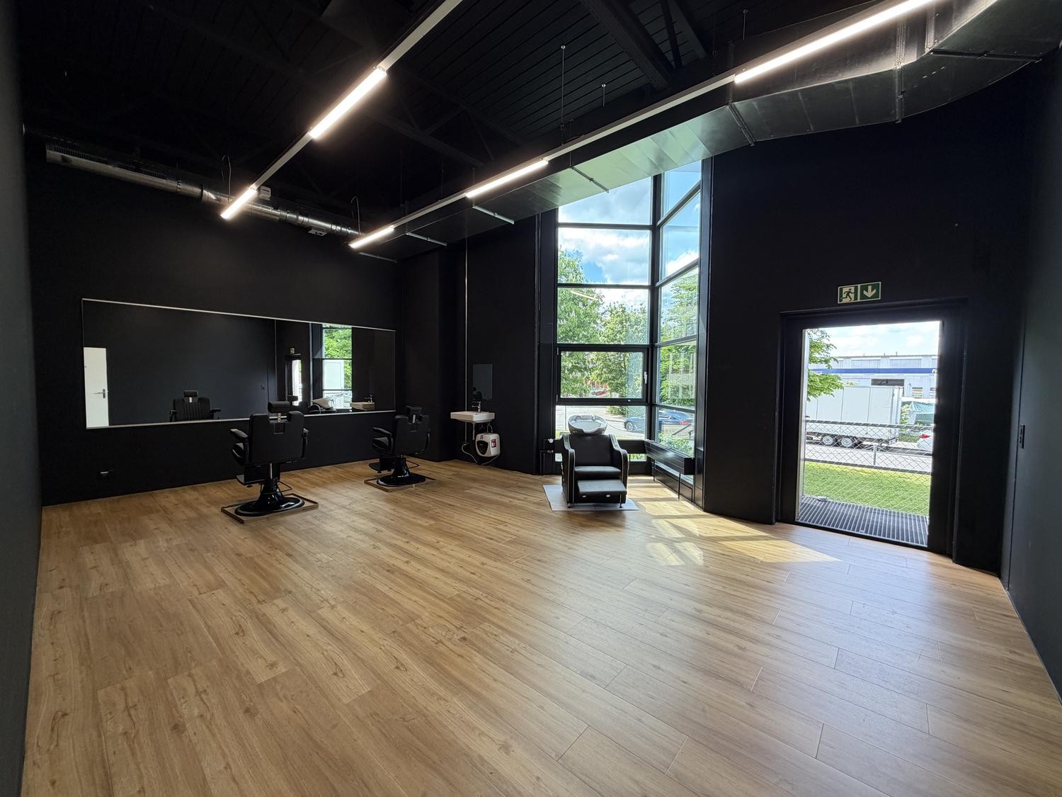 48-48m² commercial, photo 1 sur 2