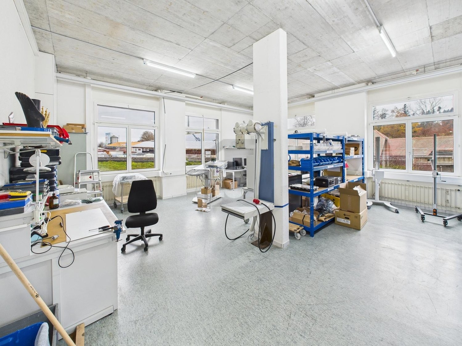 161m² office