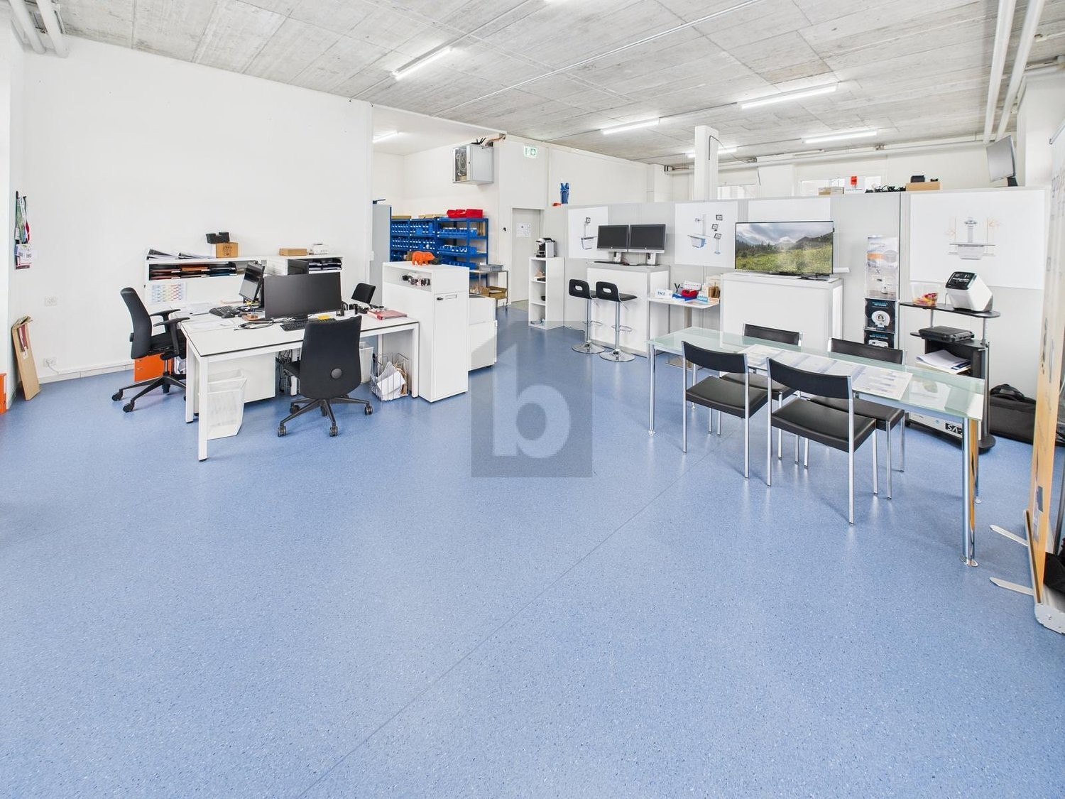 161m² office