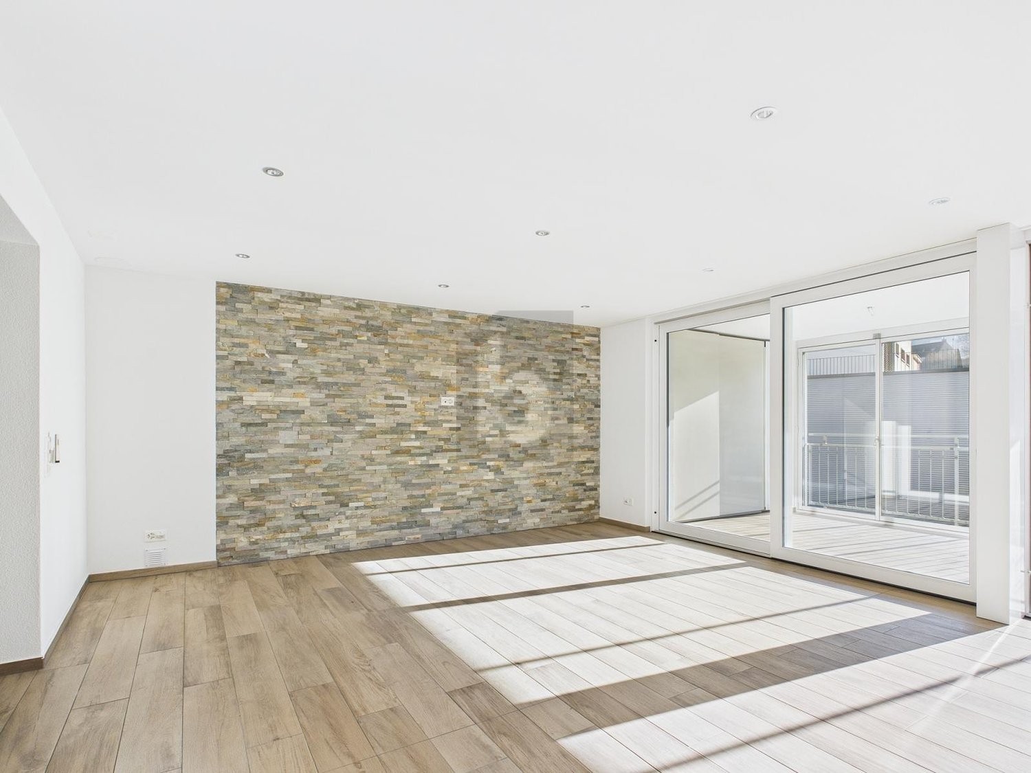 106m² office