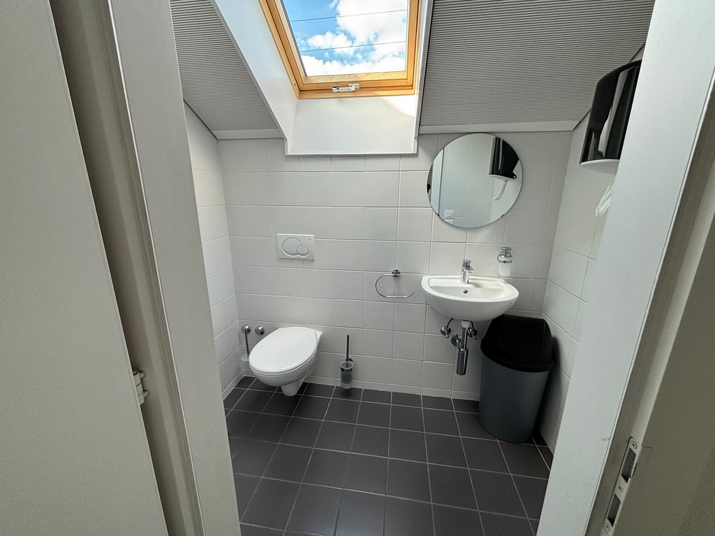 204m² Büro, Foto 8 von 10