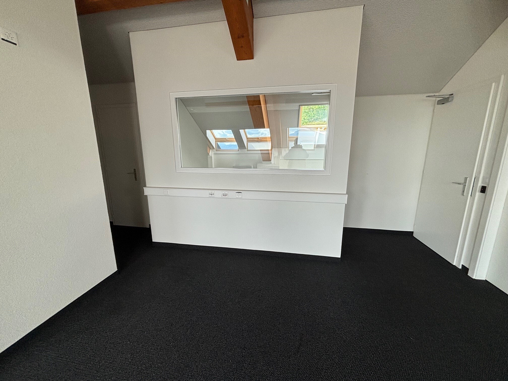 204m² Büro, Foto 3 von 10