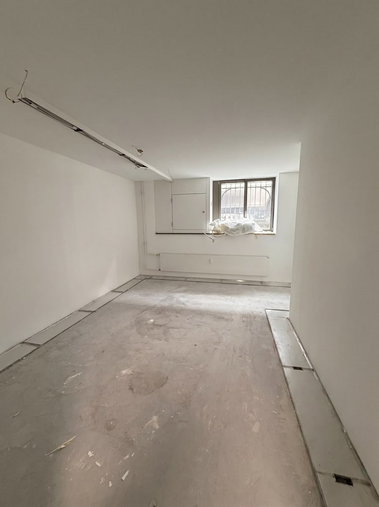 80m² commerciale, foto 4 di 4