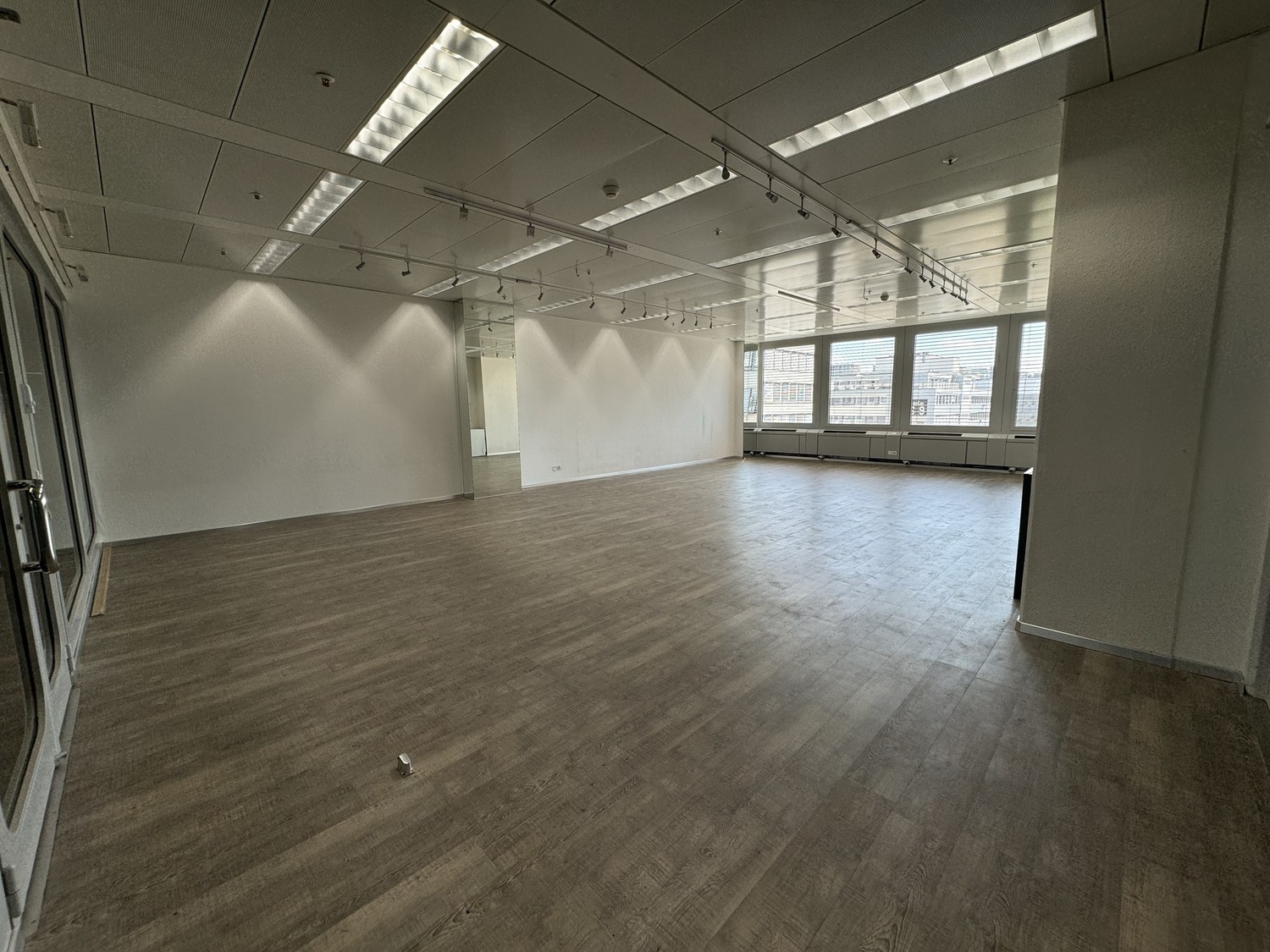 101m² commercial, Foto 3 von 4
