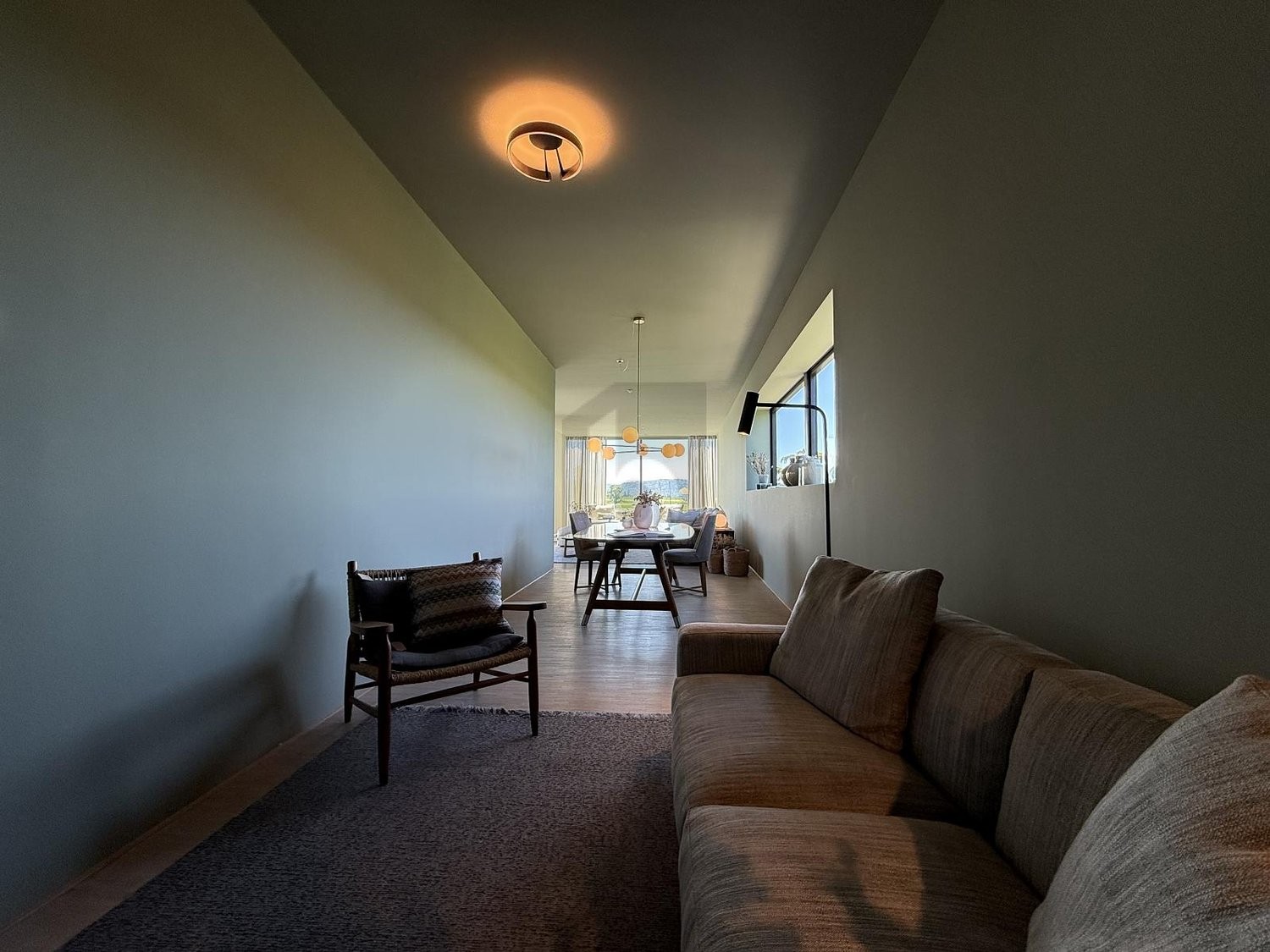 80m² office