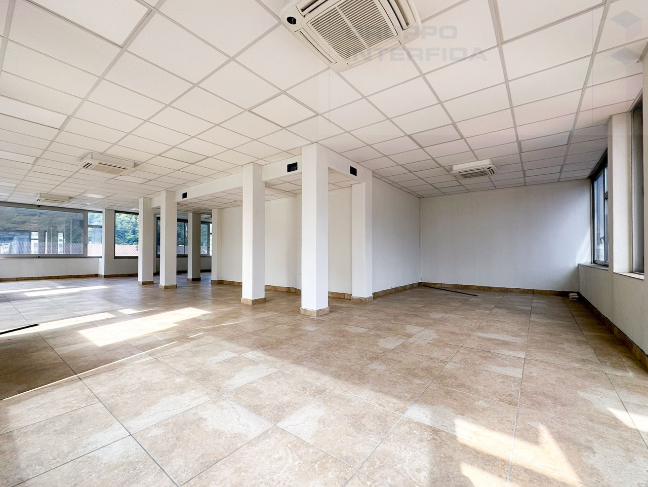 140m² Büro