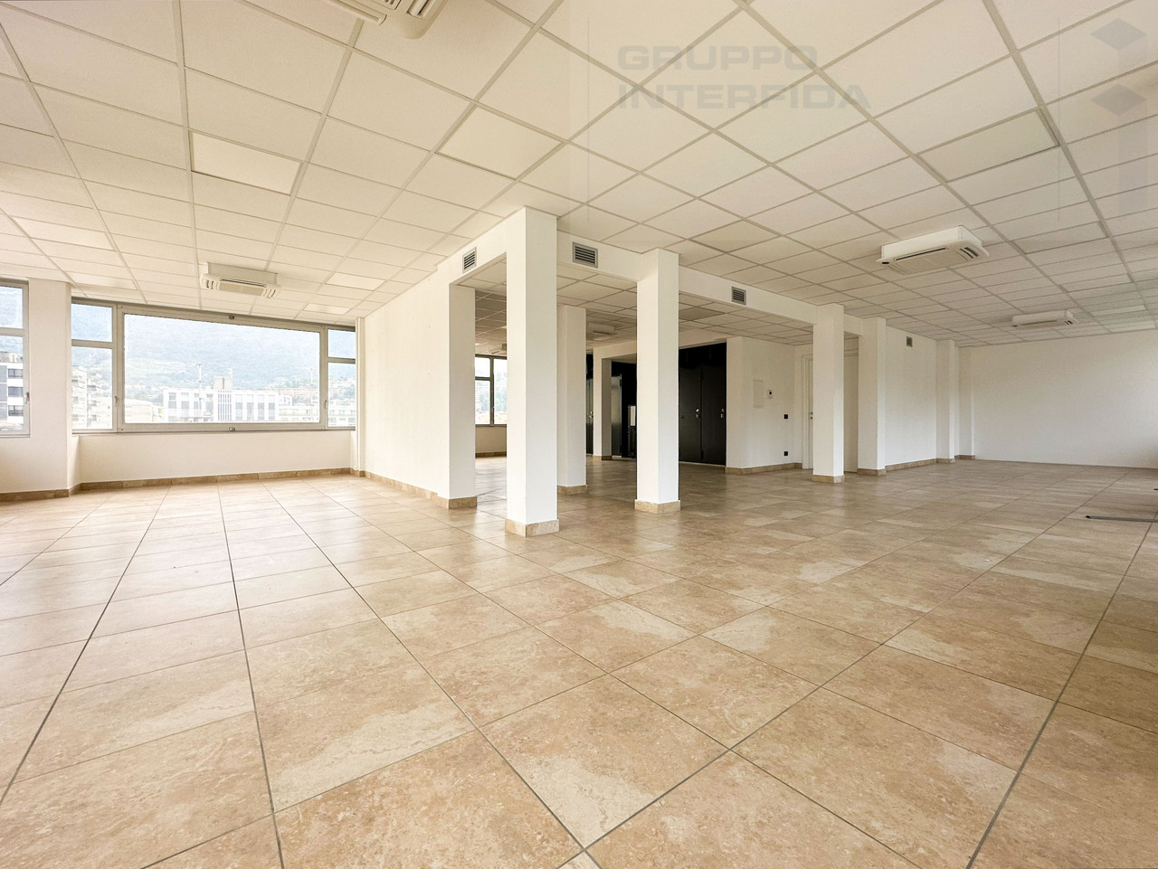 140m² Büro