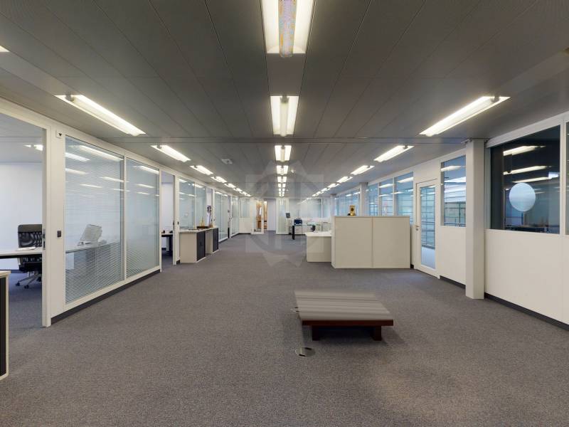 1610m² Industrieobjekt, Foto 2 von 7