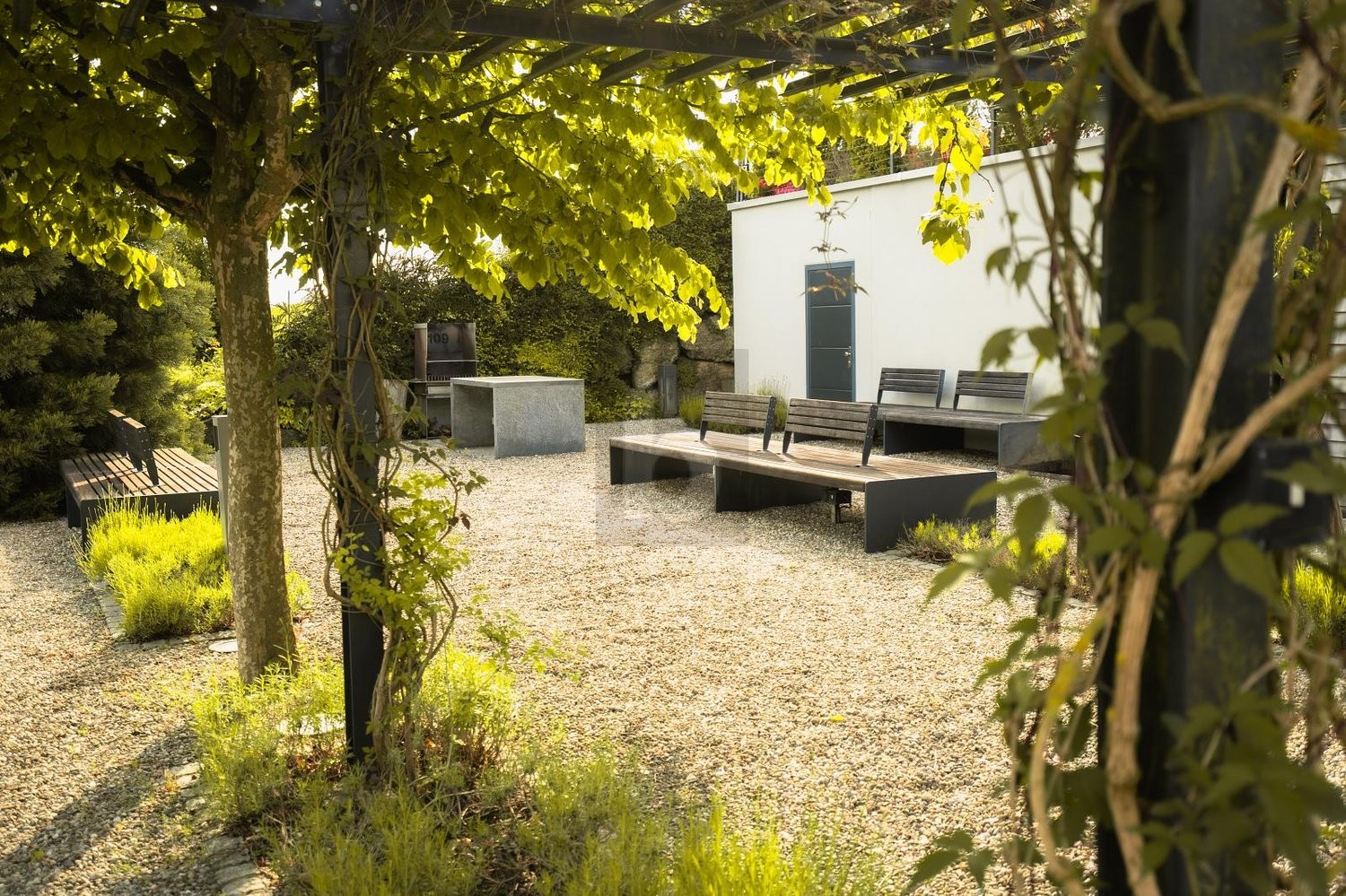 347m² office