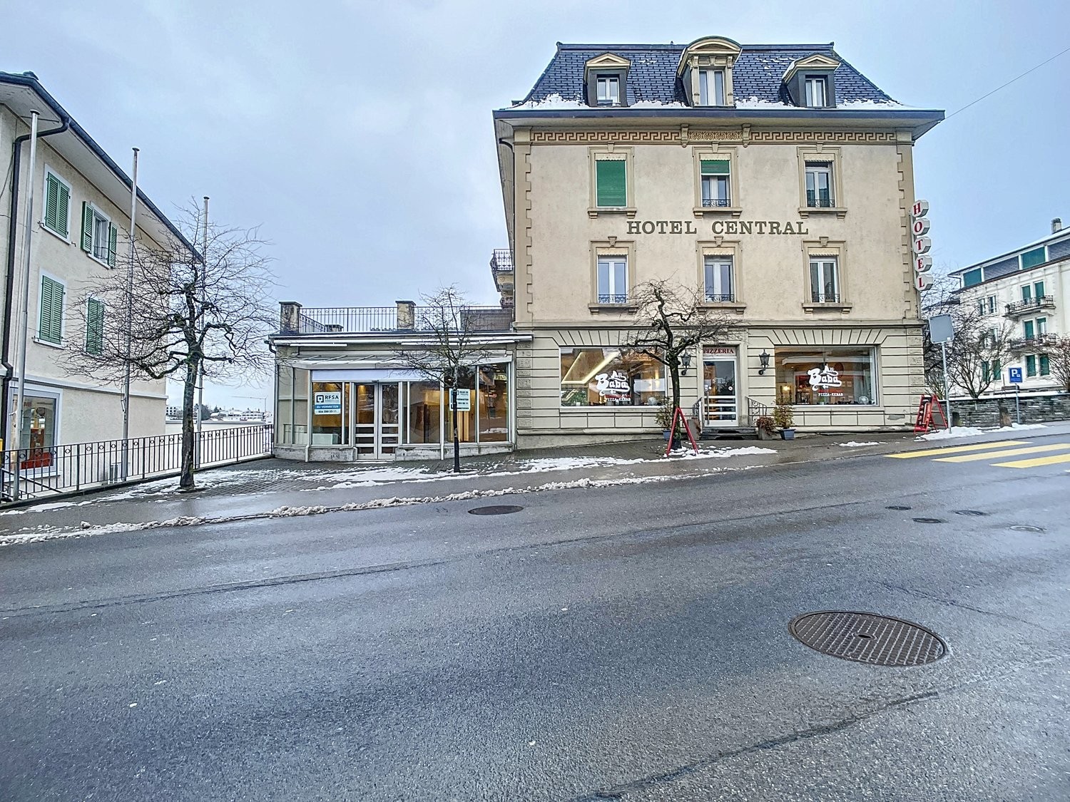 90m² shop